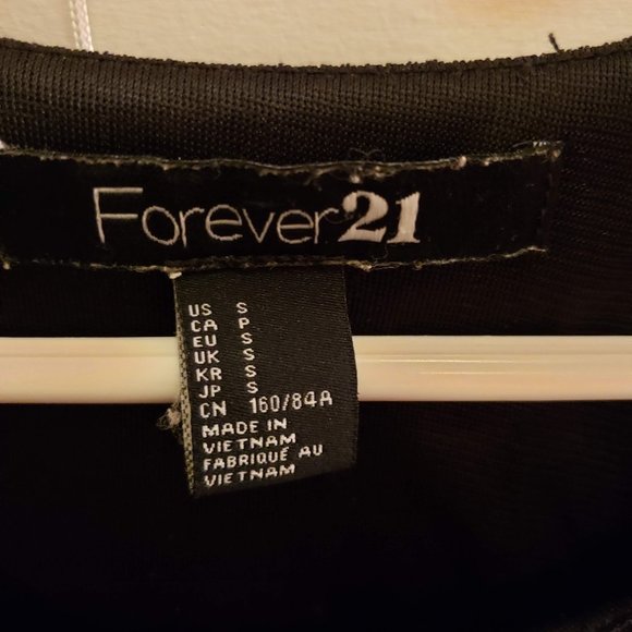 Forever 21 - Picture 2 of 2
